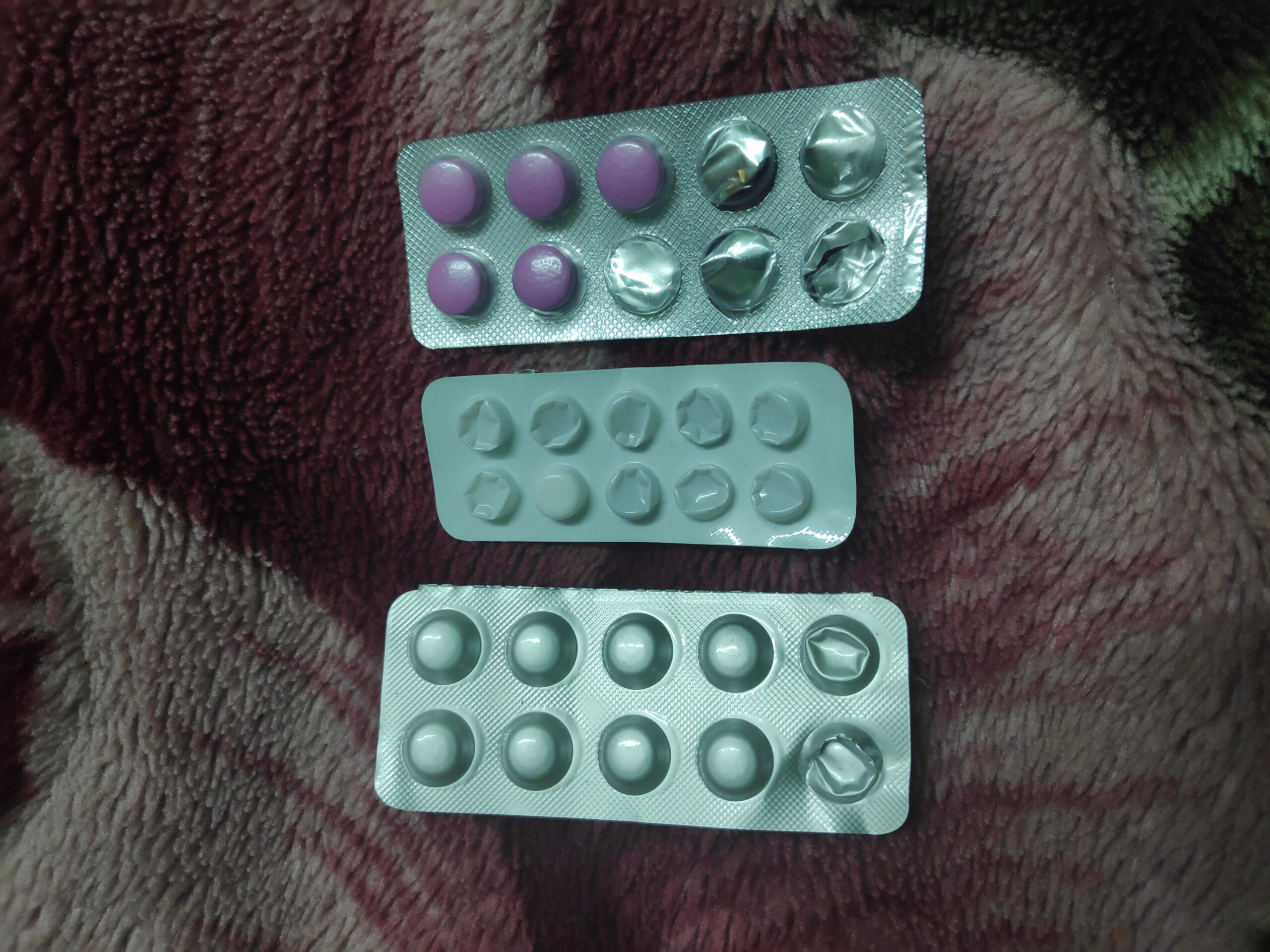 How to Sell Medicine Online: 25 Places (+ How to Build Your Store)