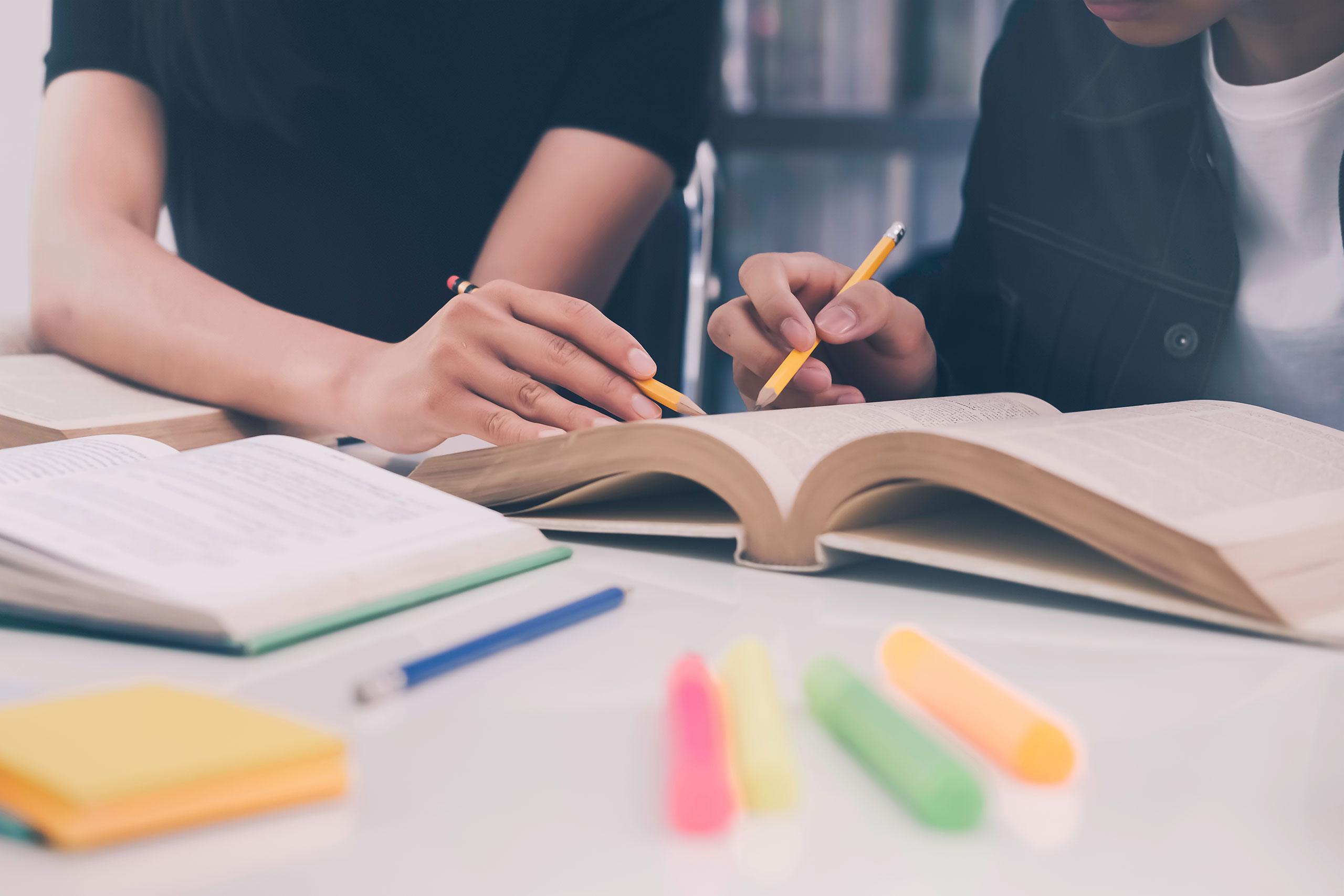 Tutoring and Teaching: Sharing ⁤Knowledge for⁣ Extra Cash