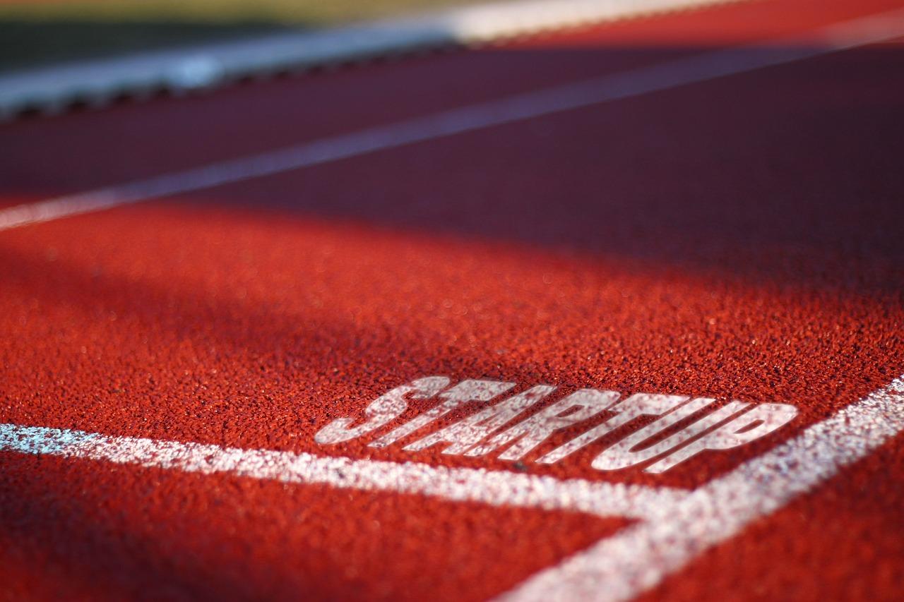 9 Entrepreneur Challenges (+ Expert Advice on How to Overcome Them)