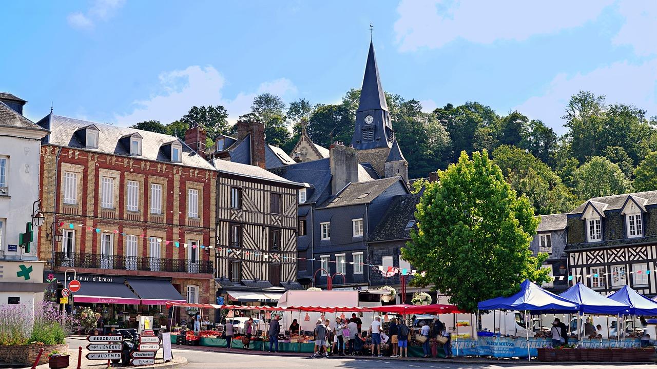 Building a Strong Community Around Your Marketplace