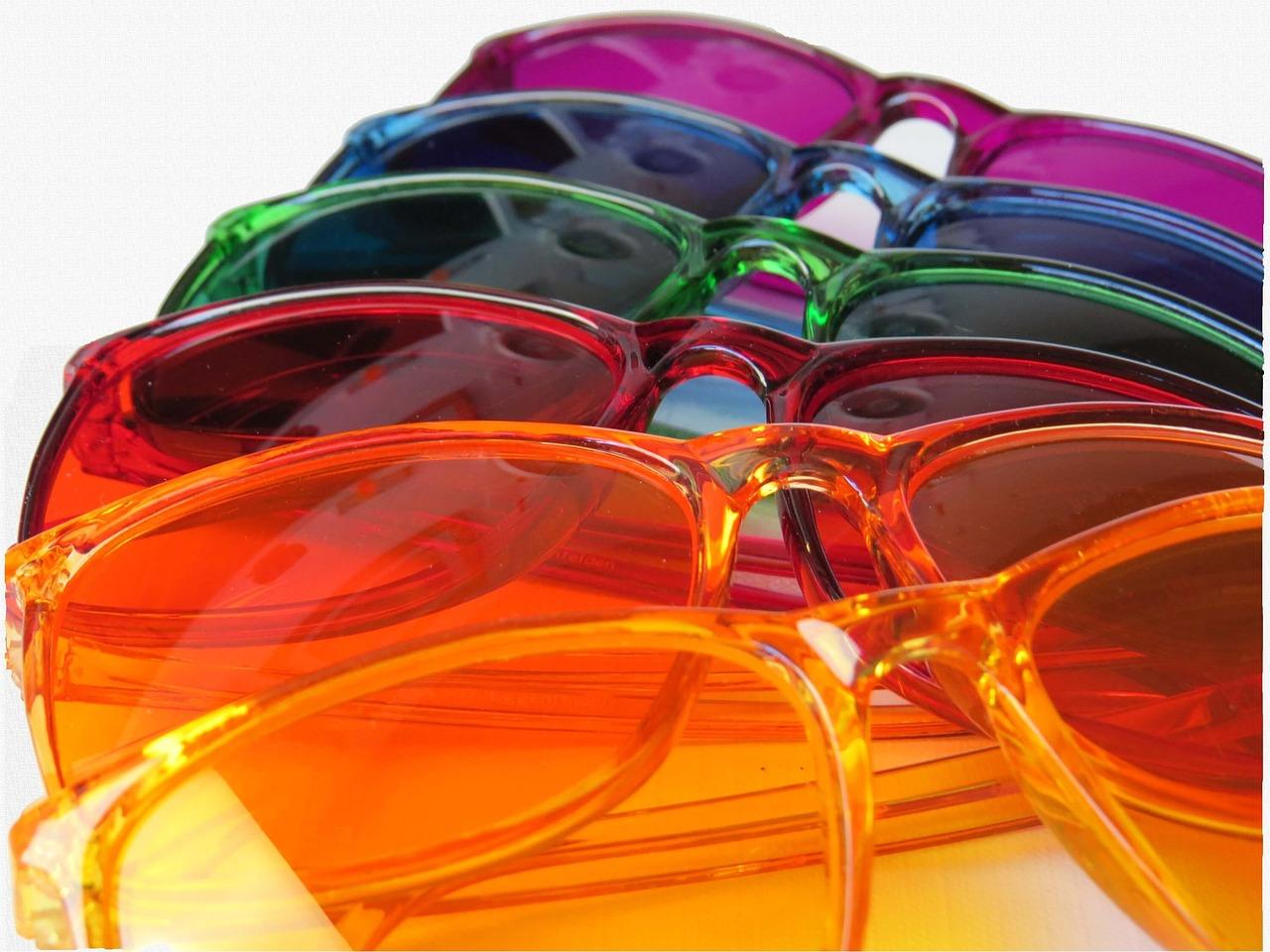 Unpacking the First Example: Capturing Hearts with Color