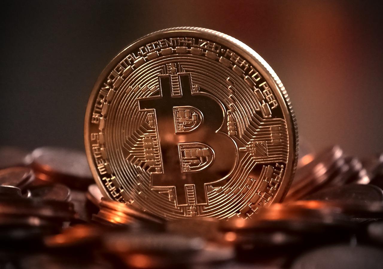 Cloud Computing vs Decentralized Tech: Where Do dApps Stand?