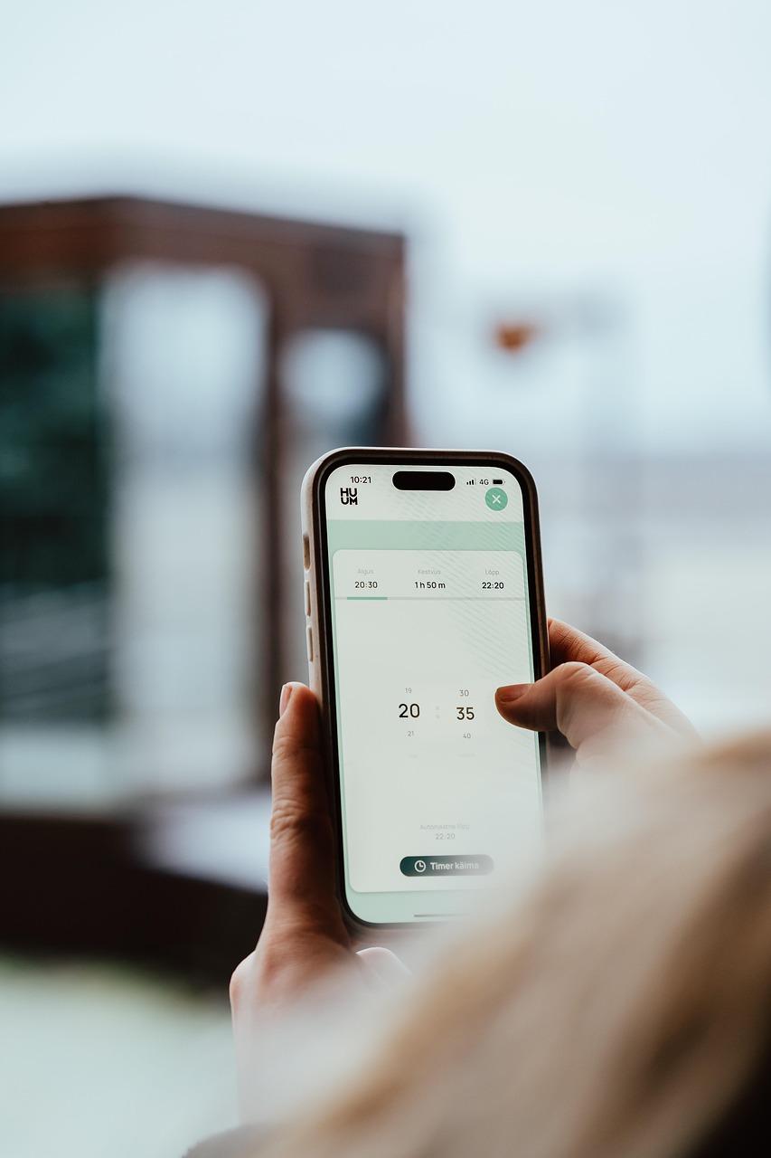 User Control and Ownership in Decentralized Platforms