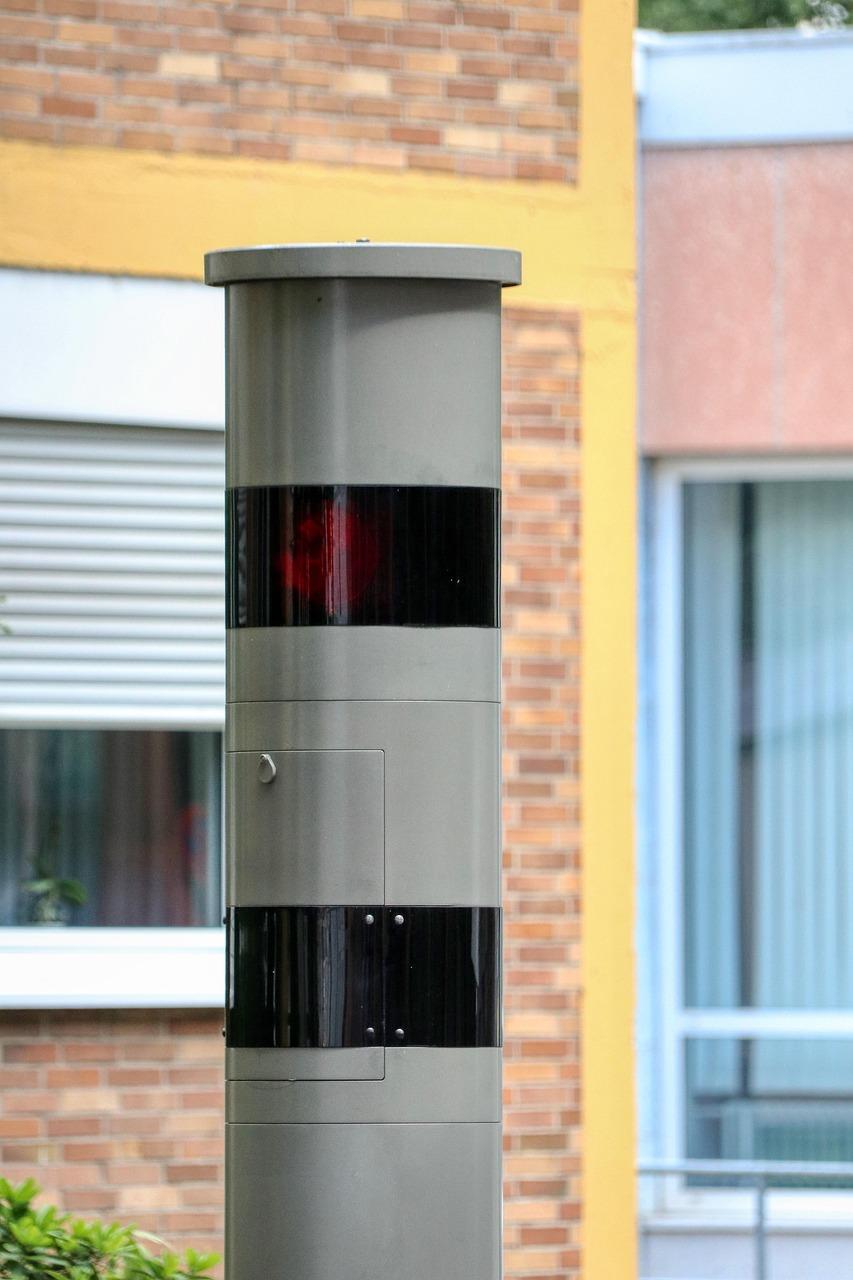 Monitoring Traffic: Keeping an Eye on Suspicious ⁣Activity